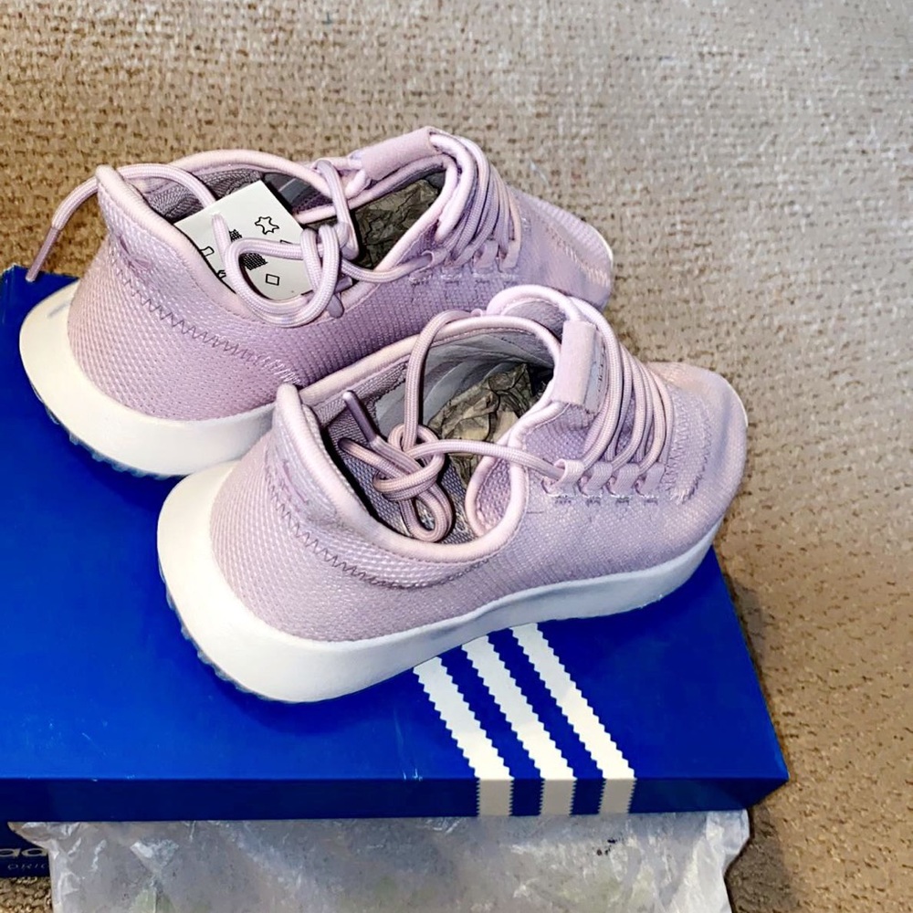 Adidas pink casual sneaker